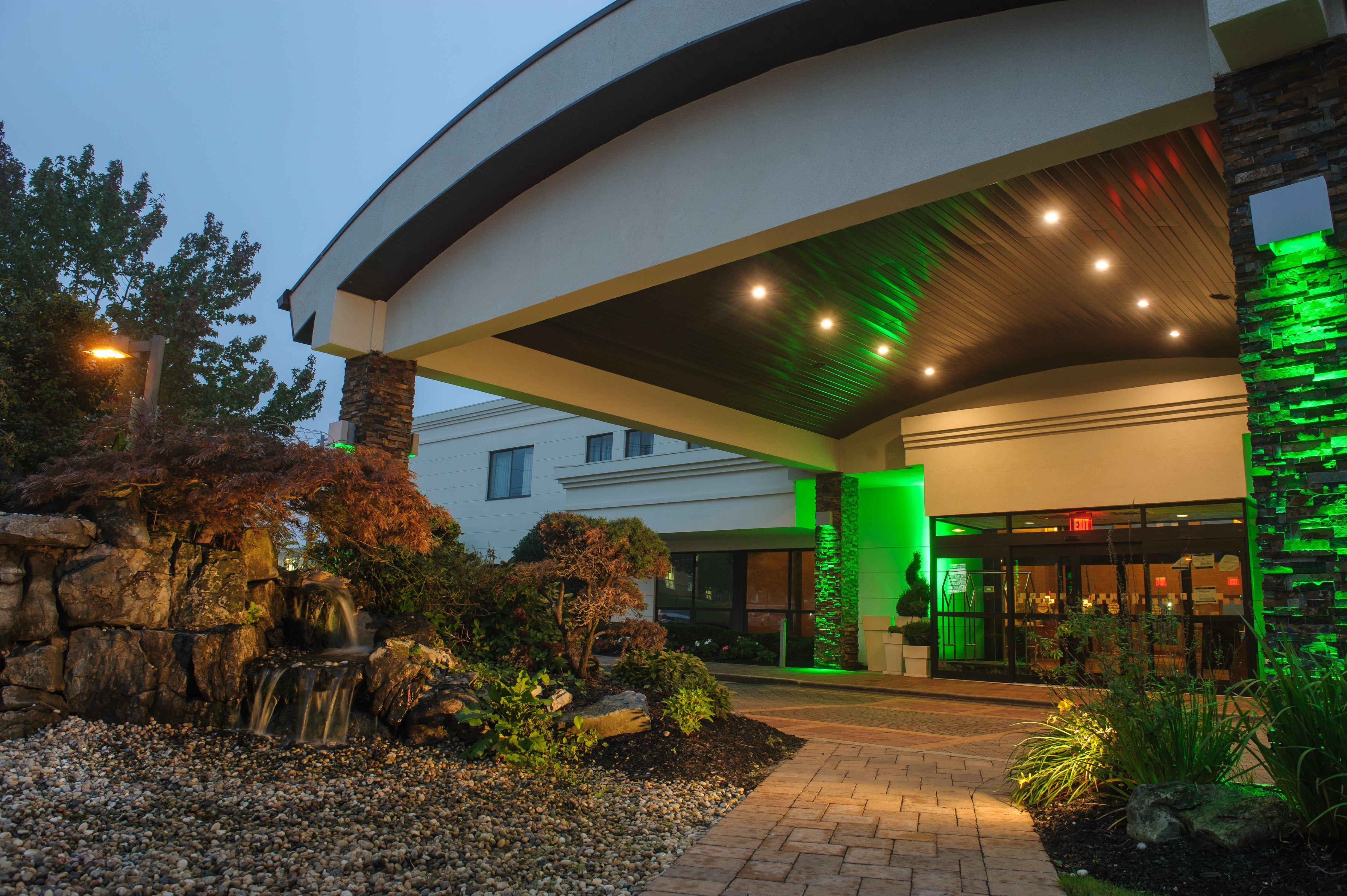 Holiday Inn Plainview-Long Island By Ihg Exterior foto
