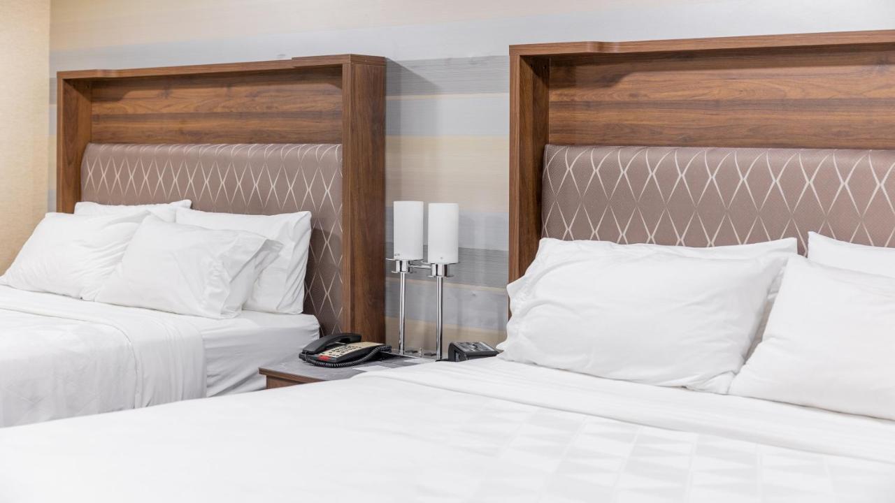Holiday Inn Plainview-Long Island By Ihg Exterior foto