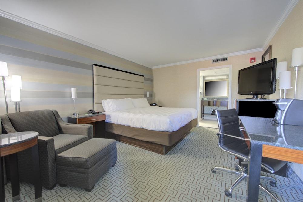 Holiday Inn Plainview-Long Island By Ihg Exterior foto